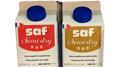 ルサッフル社製のドライイーストのパッケージ（赤・金）