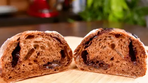 焼き上がった本格的なショコラフランスの断面