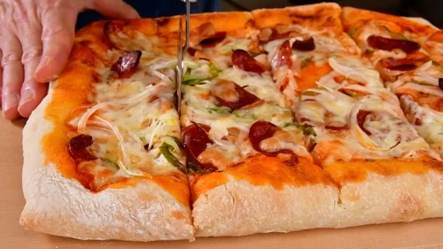 失敗したフランスパン生地で作った家族が喜ぶ手作りピザ